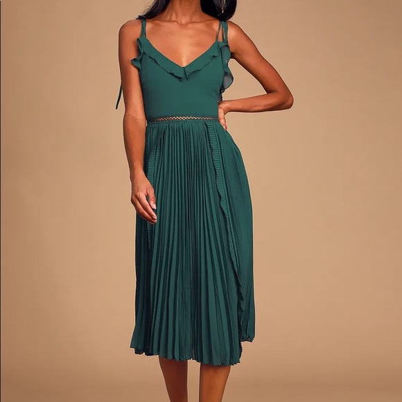 Never a Dull Moment Emerald Green Pleated Dress - Picture 4 of 9